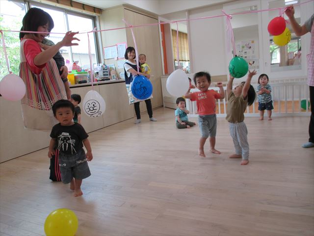 2 歳児 遊び 風船